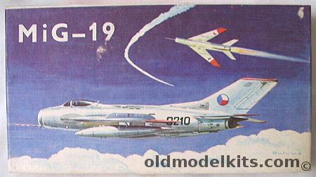 KP 1/72 Mig-19 - Czech Air Force / USSR / Pakistan plastic model kit